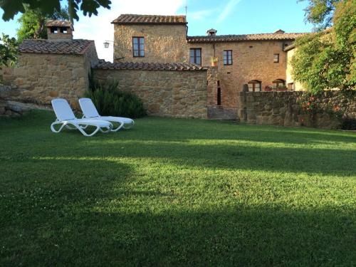 Pienza Villa | Villa Fonte all'Oppio con area piscina recintata