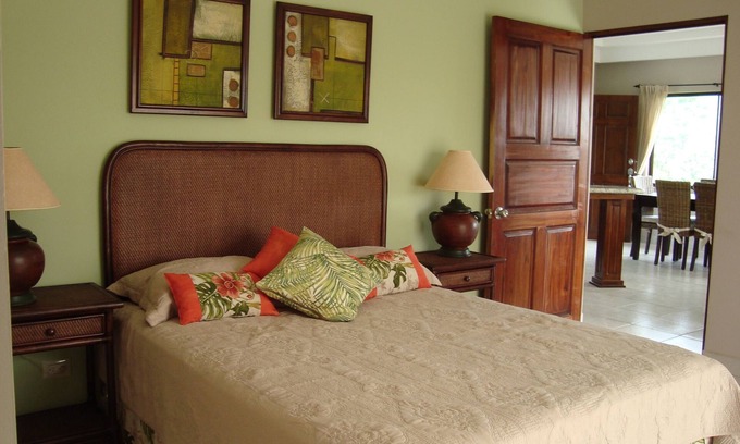 El Ocotal Casa | Villa para 12, Playa Matapalo. Piscina y 2 cocinas.