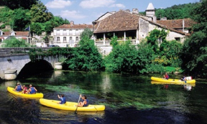 Brantome-en-Perigord Villa | Villas con capacidad para 1 a 10 en Dordoña con piscina y restaurante.