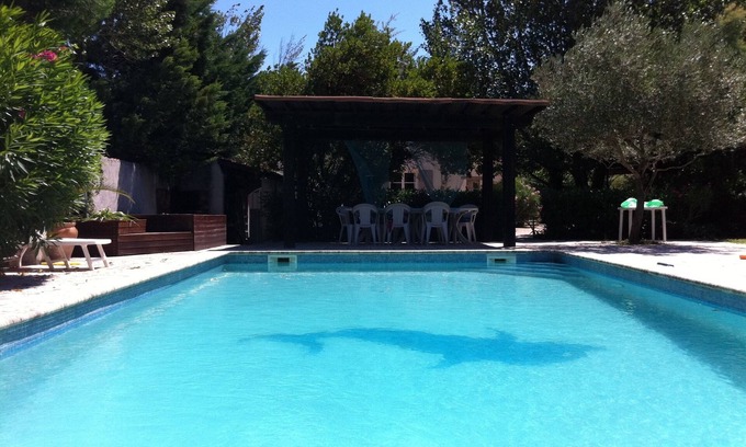 Rochefort-du-Gard Casa | Alquiler Villa con gran piscina sin vecinos a 5 minutos de Aviñón