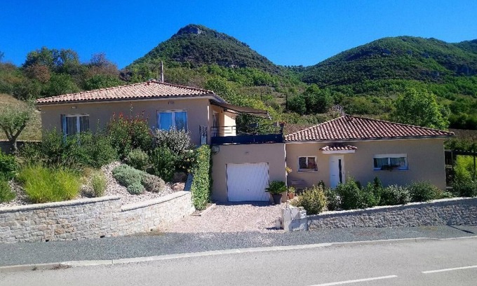 Saint-Georges-de-Luzencon Casa | VILLA LARZAC - Villa en alquiler cerca de Millau