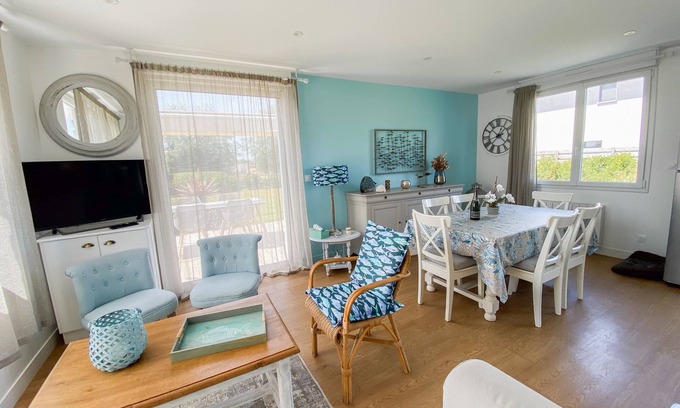 Saint-Jean-de-la-Riviere Villa | Villa Espérance, a stone's throw from Barneville beach, rated 3 ***.
