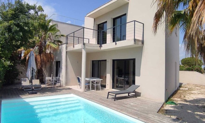 Villeneuve-les-Maguelone Villa | Villa Moderne Près à 3 km de la Plage