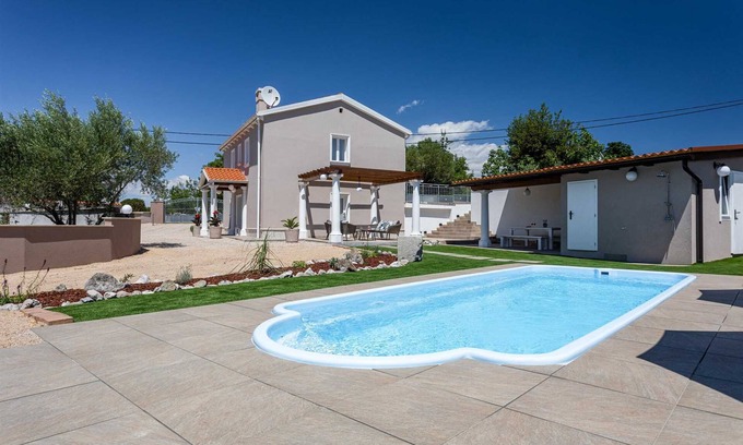 Nenadici Villa | Villa Frana with private pool and large garden