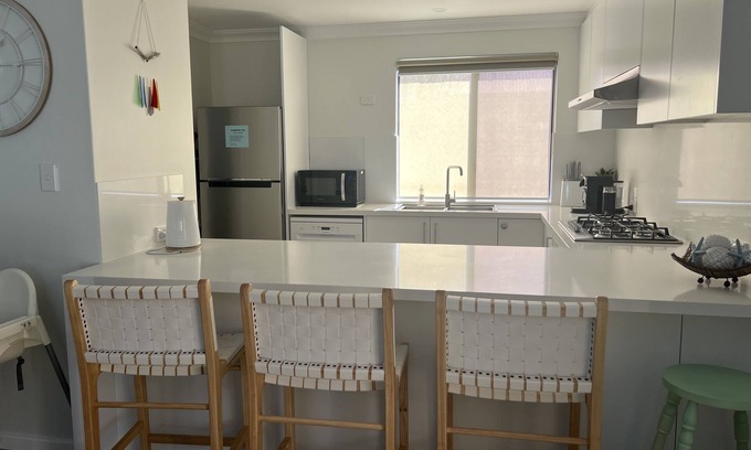 Dunsborough Villa | Casa adosada, WIFI ilimitado gratuito, a 200 m de la playa, tranquilo, cercado, encubierto para 2 autos