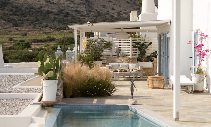 Paros Villa | Villa Galazio en la tranquila colina de Angeria, extraordinarias vistas panorámicas al mar