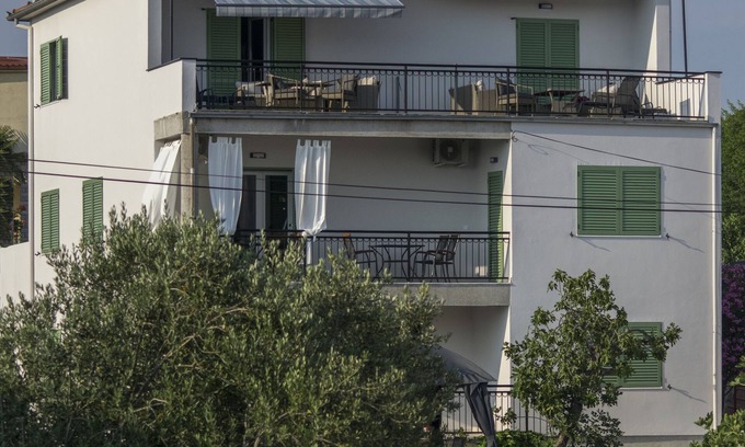 Pirovac Apartamento | Villa Gambera