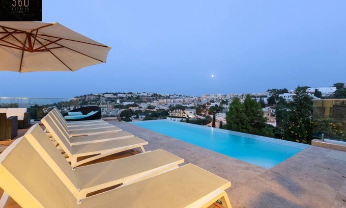 Santa Maria Estate Casa | Villa GEM with in/Outdoor Pool & SPA + Billiard