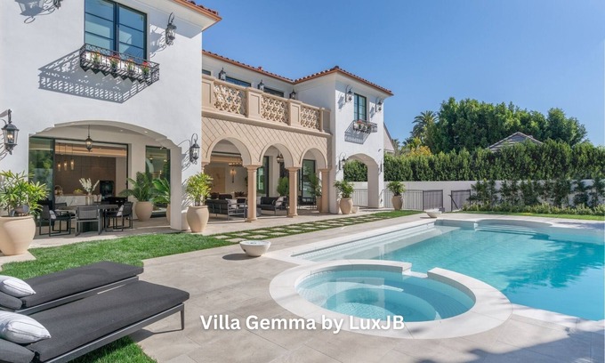 The Flats Villa | Villa Gemma by LuxJB🥇New Beverly Hills Flats Mansion | Gym | Sauna | Cinema