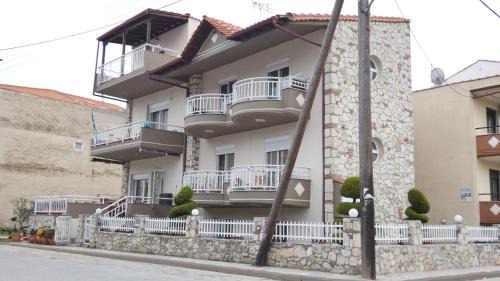 Sarti Apartamento | Villa George Giov