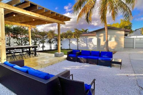 West Little Havana Casa | Villa Gia Large Home Near Brickell Miami Beach