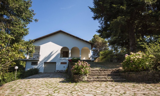 Ricco del Golfo di Spezia Villa | Villa en una zona montañosa y tranquila detrás de las Cinque Terre, gran zona verde.