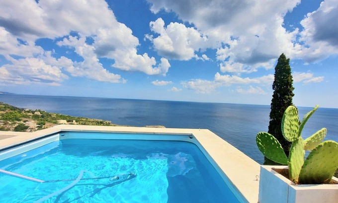Porto Tricase Villa | Girasoles en el BAY VILLA - LA VILLA EN LA CALA