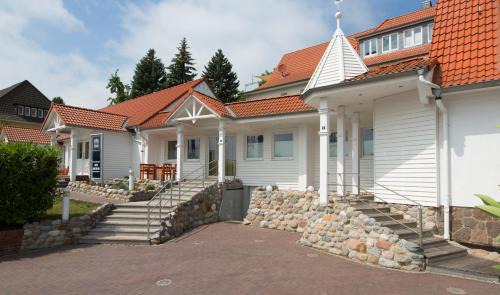 Alt-Travemunde/Ronnau Apartamento | Villa Godewind