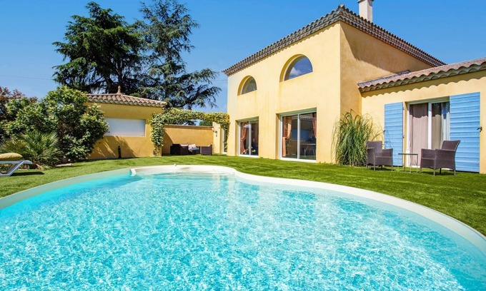 Usclas-d'Herault Villa | Villa Grenache by Villa Plus