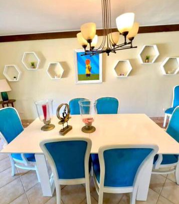 Guayacanes Villa | Villa Grupal en Metro Country Club.