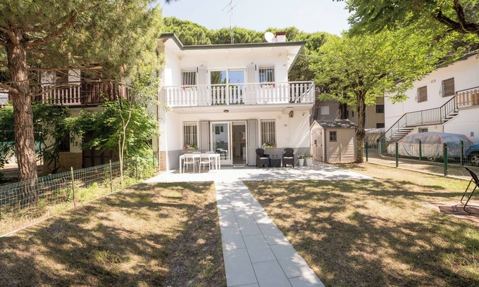Lido degli Estensi Casa | Villa HalaveliHome Relax in this oasis of quiet and elegance near the sea
