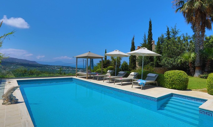 Atsipópoulon Villa | Villa Harmony, vista fantástica, piscina de 12 m, acogedora de piedra natural