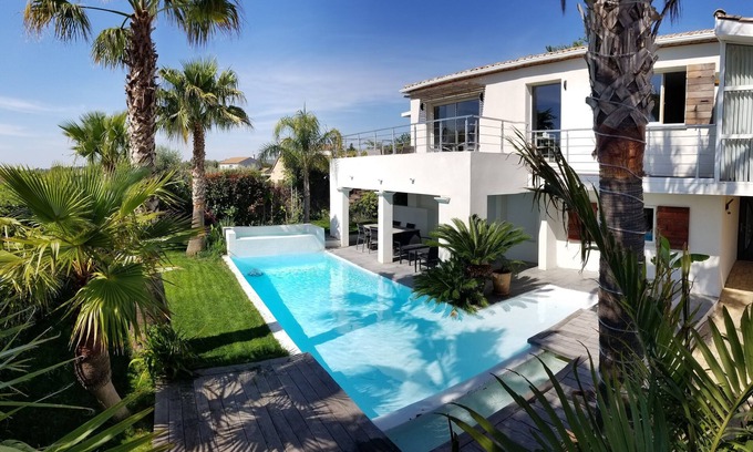 Montbazin Villa | Villa 190m² 8 personas, piscina climatizada, vista excepcional, jardín exótico