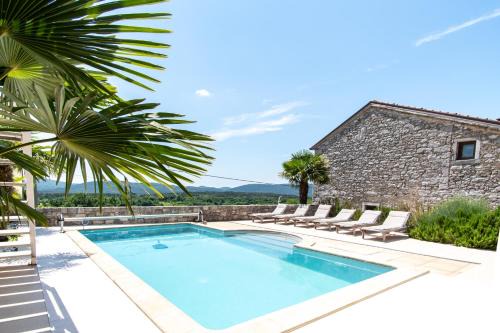 Tomaj Villa | Villa HerMes ArT