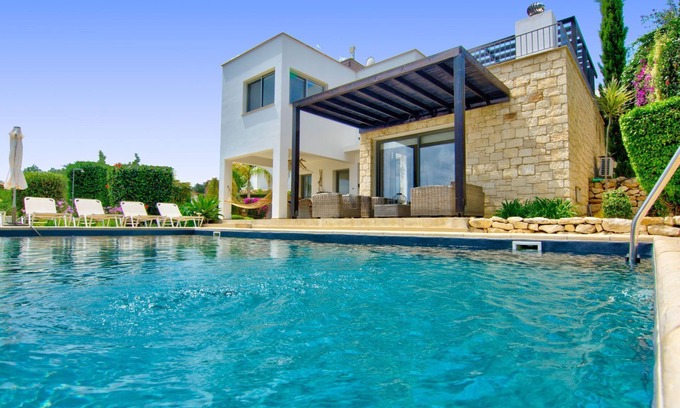 Latchi Cabaña | Villa Hillcrest - a villa that sleeps 6 guests in 3 bedrooms