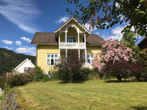 Balestrand Villa | Villa Holmen