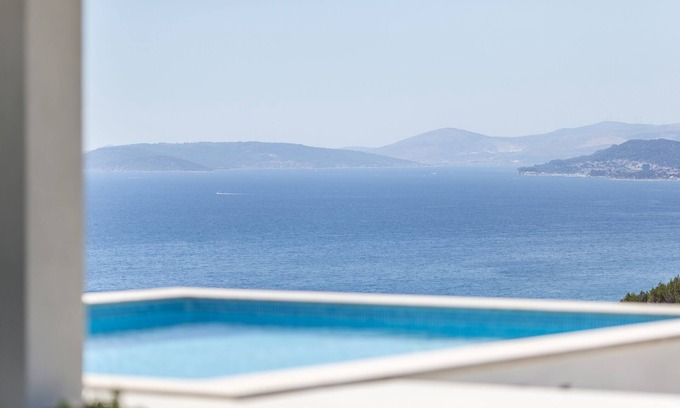 Podstrana Villa | Espectacular vista alojamiento de 5 estrellas para hasta 10 personas.