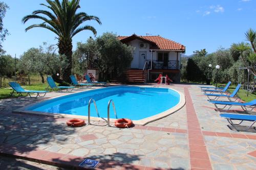 Potos Apartamento | VILLA IATROU