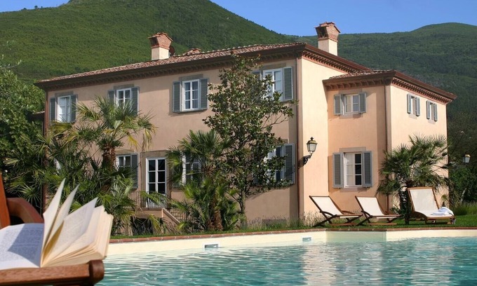 Vorno Villa | Villa Il Colosso - Country style villa with private pool