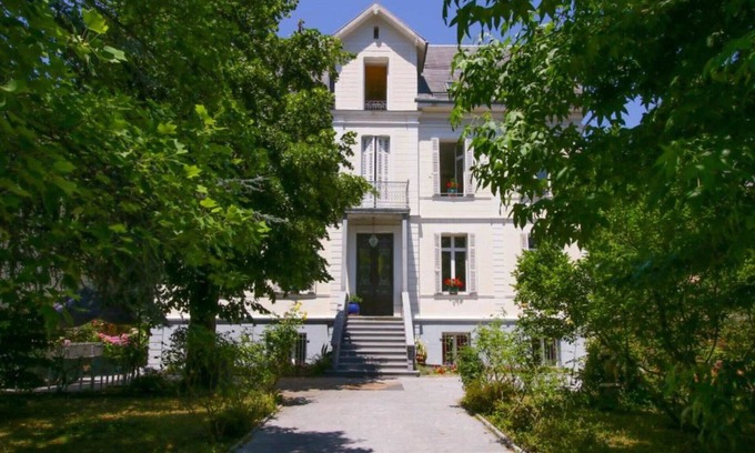 Bagneres-de-Luchon Hotel | Villa Ilixon