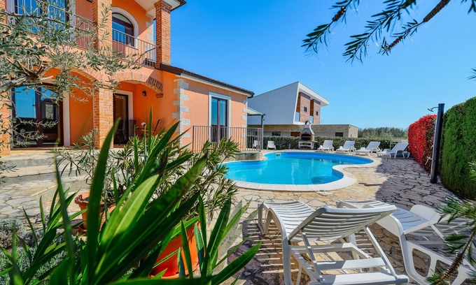 Strpacici Villa | Villa Imagine with heated pool
