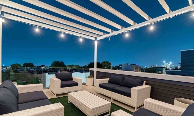 South Philadelphia Casa | Villa in Citta, LUX Rooftop, Arcade, Movie Theater