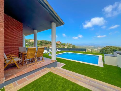 Mont Barbat Apartamento | Villa in Costa Brava with Private Pool