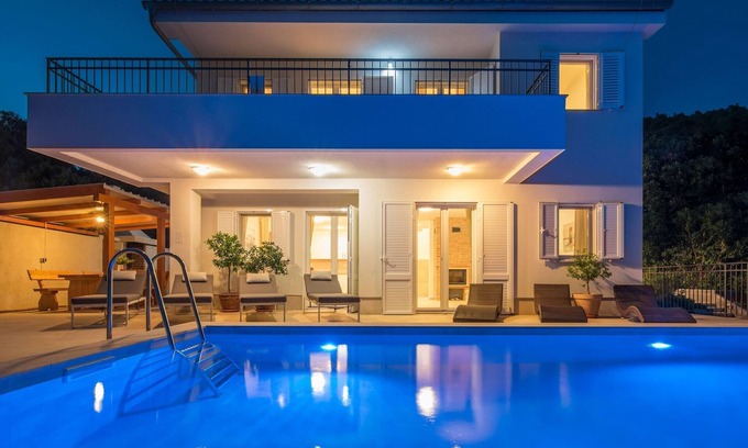Martinscica Villa | Villa en Cres con vistas al mar y piscina