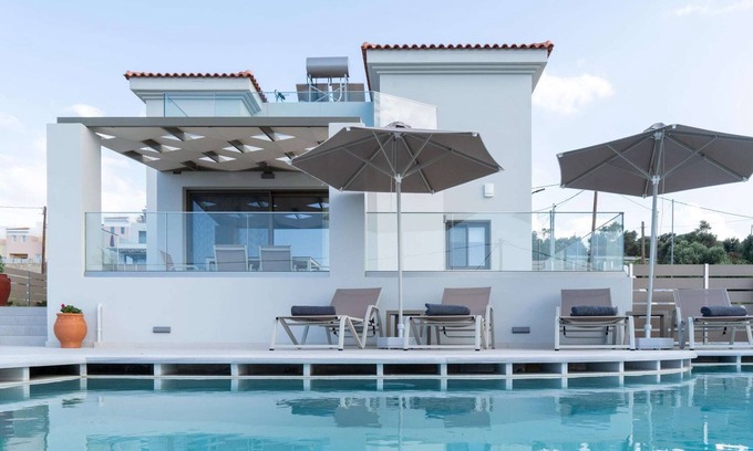 Adele Villa | Villa en Creta con Vistas al Mar y Piscina