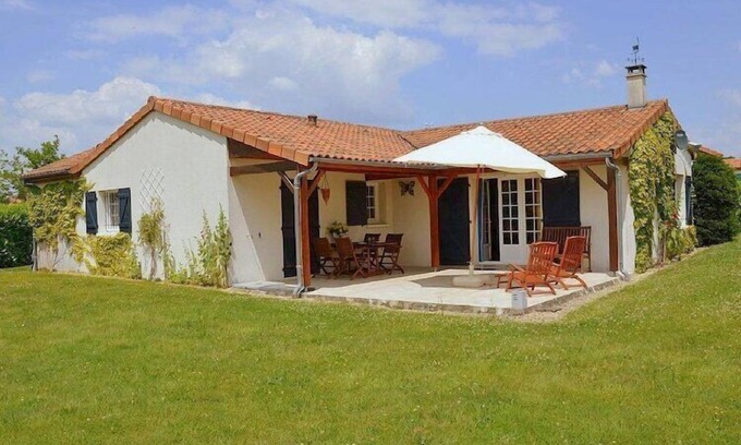 Vasles Villa | Villa en Francia con piscina y jardín
