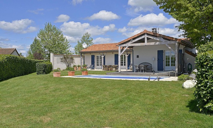 Vasles Villa | Villa en Francia con Piscina