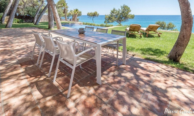 Tamarit Villa | Villa frente al mar en Tamarit - Tarragona · VILLA DALÍ