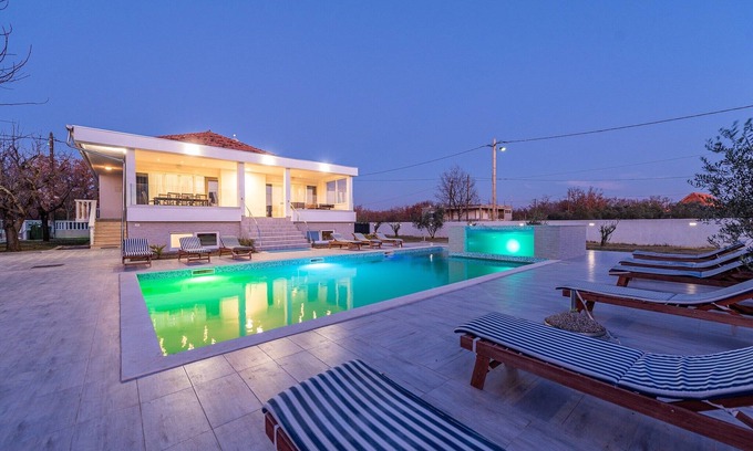 Galovac Casa | Villa en Galovac con piscina cerca de Zadar