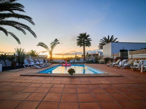 Villaverde Casa | Villa in La Oliva with Volcano View Pool