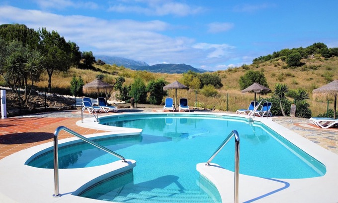 Viñuela Cabaña | Villa en Málaga cerca de la costa