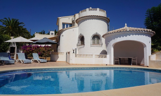 La Sabatera Villa | chalet Moraira en una zona tranquila, pero cerca del mar y del centro.