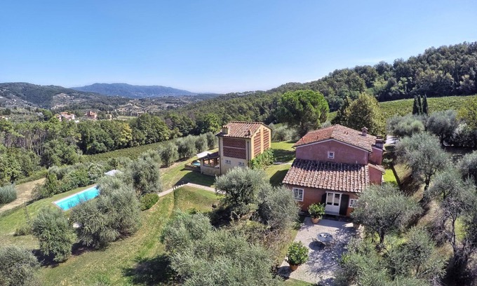 Lucca Villa | Villa en Lucca con 5 habitaciones, capacidad 10