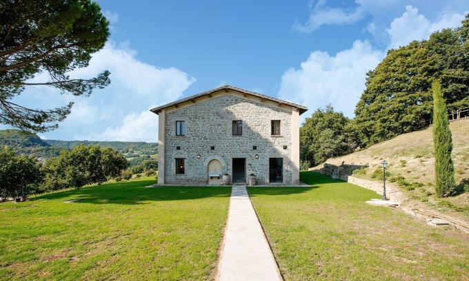 Castiglione in Teverina Villa | Villa en Orvieto con Piscina Infinita y Vistas