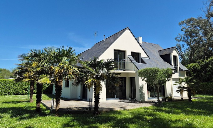 Plobannalec-Lesconil Villa | Villa in Plobannalec-Lesconil 100m from the Ster