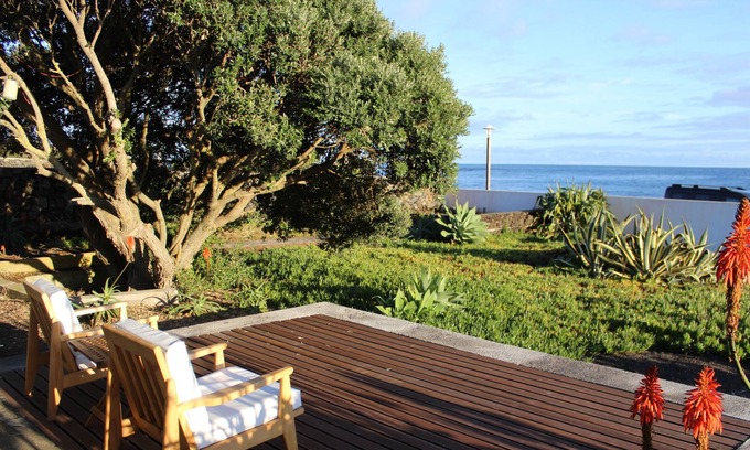 Praia da Vitoria Villa | Villa en Porto Martins - AL RRAL 449 Villa de nueva construcción totalmente amueblado y f