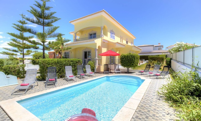 Parchal Villa | Villa en Parchal con 6 habitaciones y capacidad para 12 personas