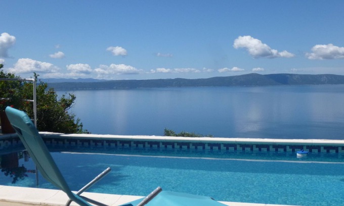 Podgora Apartamento | Villa en Podgora con piscina, vista al mar, ubicación tranquila, para 2-6 personas, WiFiIV gratis