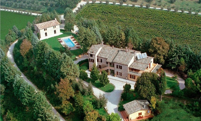 Ramazzano Villa | Villa en Ponte Felcino con 4 habitaciones, capacidad 14