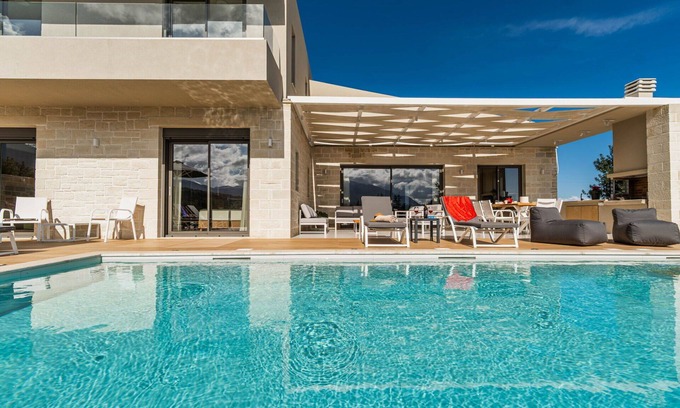 Nipos Villa | Villa en Stiftianá con 4 habitaciones, capacidad 10
